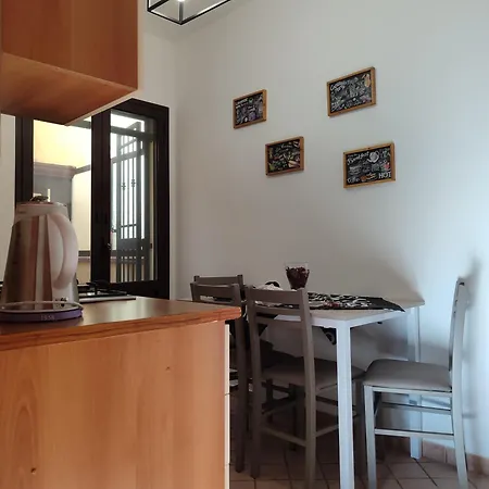 Apartment Le Del Cortile 3 Catania